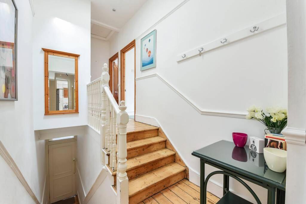 Groves 4 bedroom, Shepherds Bush London Exterior foto