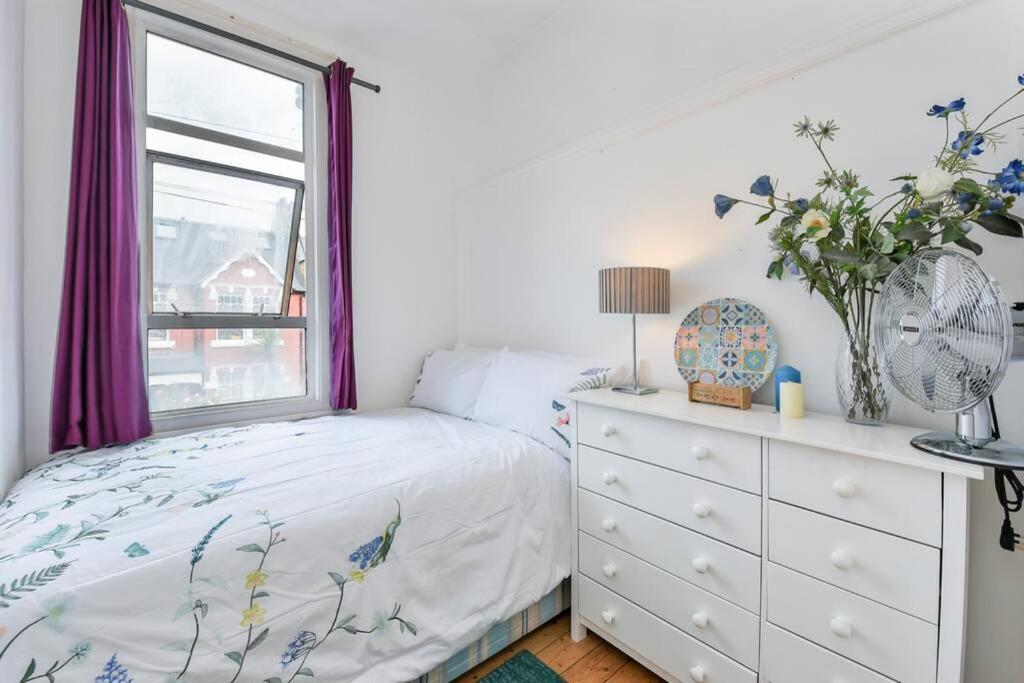 Groves 4 bedroom, Shepherds Bush London Exterior foto