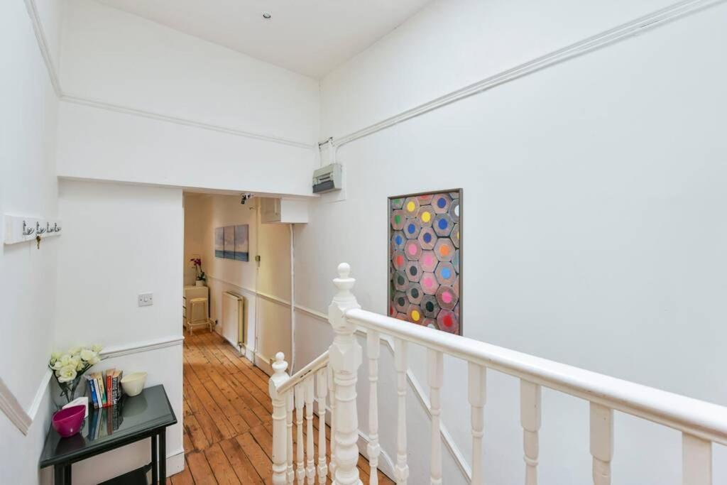 Groves 4 bedroom, Shepherds Bush London Exterior foto