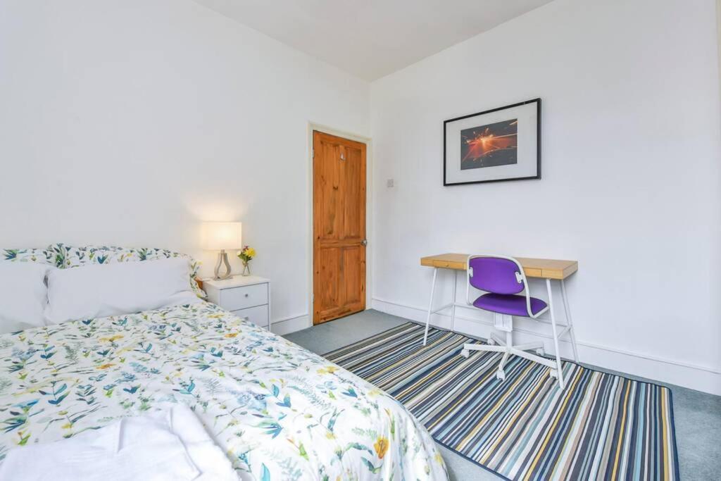 Groves 4 bedroom, Shepherds Bush London Exterior foto