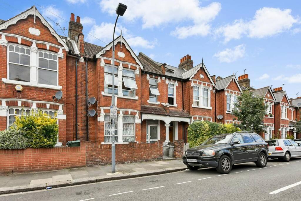Groves 4 bedroom, Shepherds Bush London Exterior foto
