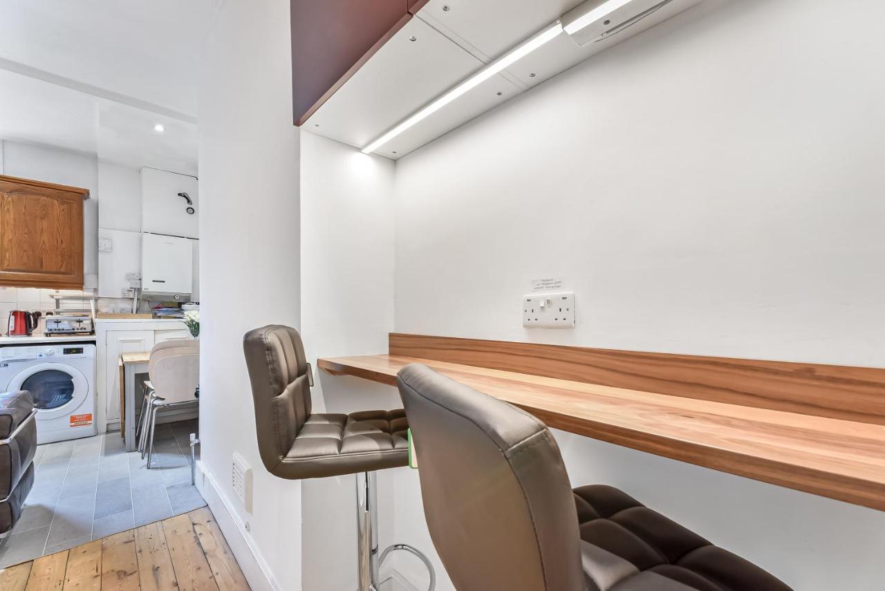 Groves 4 bedroom, Shepherds Bush London Exterior foto
