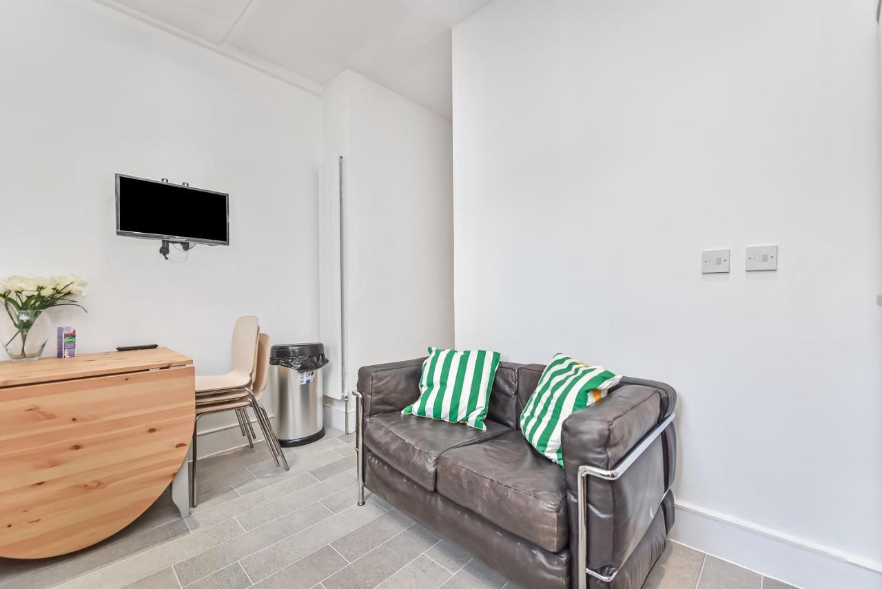 Groves 4 bedroom, Shepherds Bush London Exterior foto