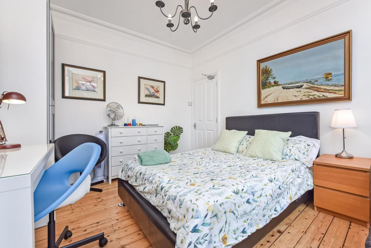 Groves 4 bedroom, Shepherds Bush London Exterior foto